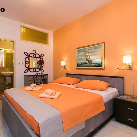 Apartments Nives Porec Exterior photo